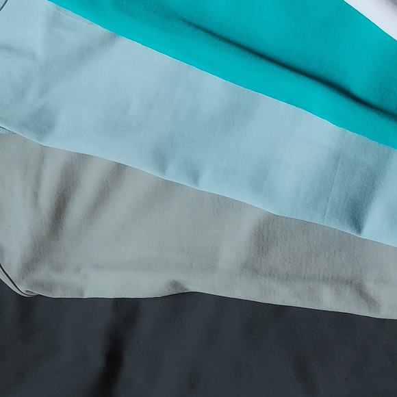 8 tank tops - Picture 6 of 9